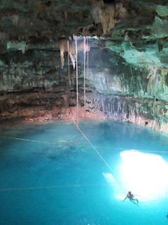 Cenote Samula am Mittag